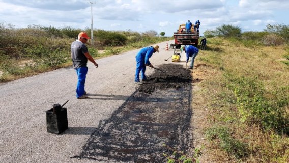 Na ação conjunta o Executivo estadual forneceu o material e o Município a mão de obra (Foto: Sezimar Fonseca)