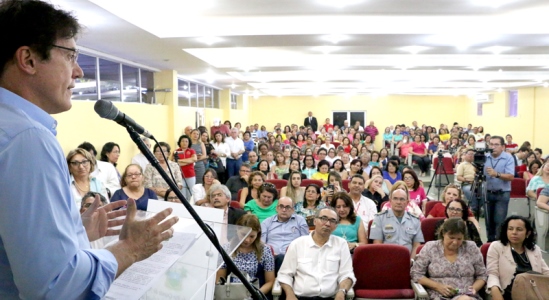 Governador anuncia progressão horizontal para professores(Foto:Demis Roussos)
