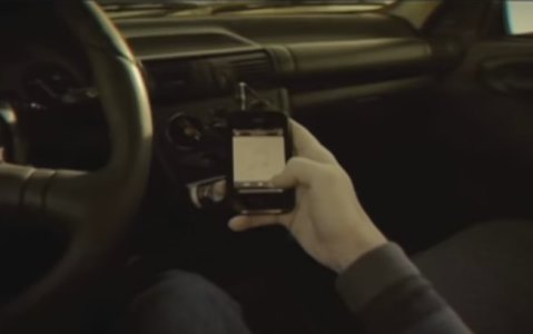 Homem estava vendo pornografia no celular e se masturbando na estrada interestadual Detroit 75 