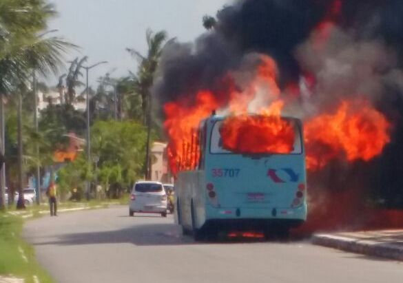 ônibus incendiado na Barra do Ceará
